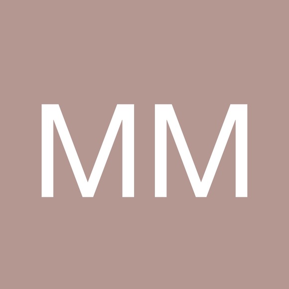 Profile Picture of Martina Martina (@martinamartina1) on Poshmark